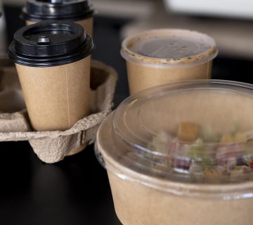 مقایسه ظروف یکبار مصرف کاغذی و گیاهی